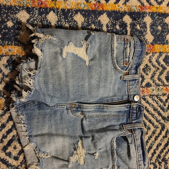 Two Abercrombie SHORTS - Picture 4 of 5